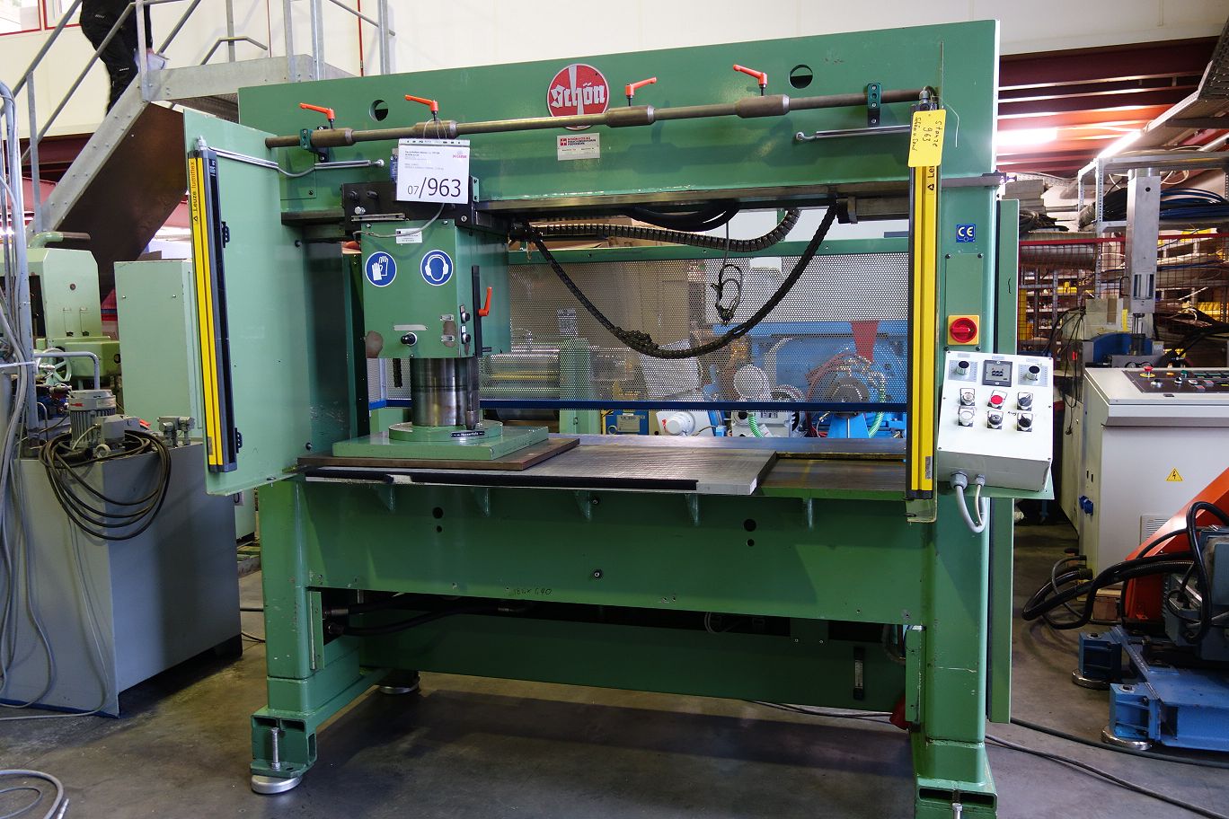 files/maschinenfotos/Schneidemaschine cutting machines machine decoupe cortadora Gummi rubber caoutchouc caucho Deguma 7-963-1.JPG